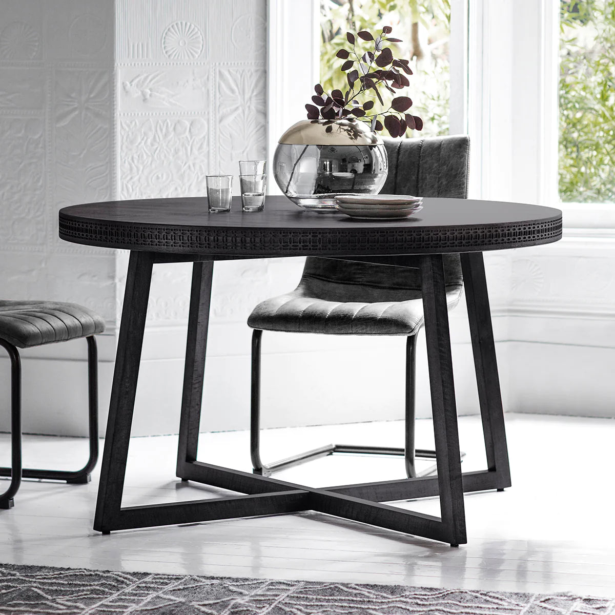 Mayfield Bowden Boutique Round Mango Wood Dining Table